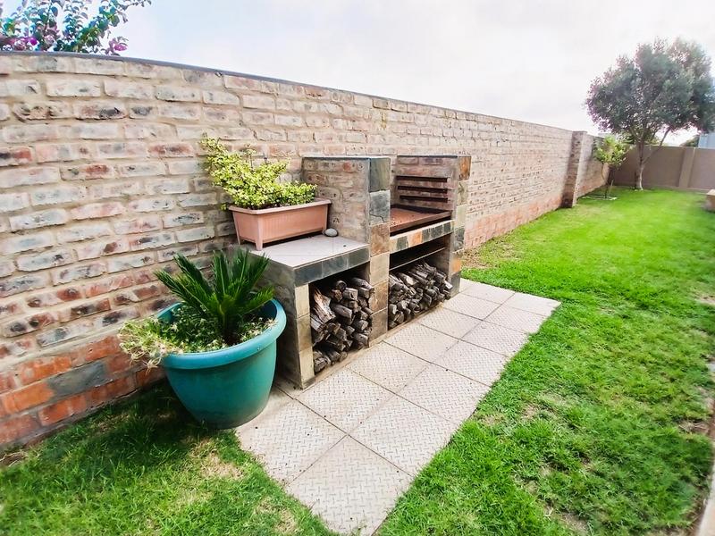 3 Bedroom Property for Sale in Stilbaai Wes Western Cape